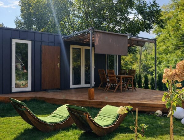 Domki Wisla66 nad Wisłą – strefa wypoczynku przy domkach