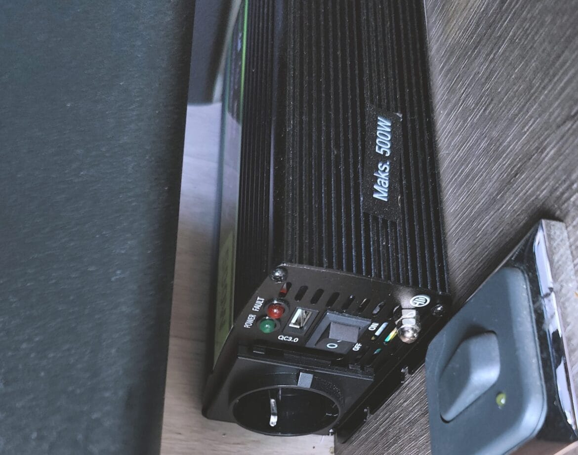 Inwerter 12V 230V w kamperze