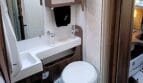 Łazienka w kamperze Benimar Tessoro 463